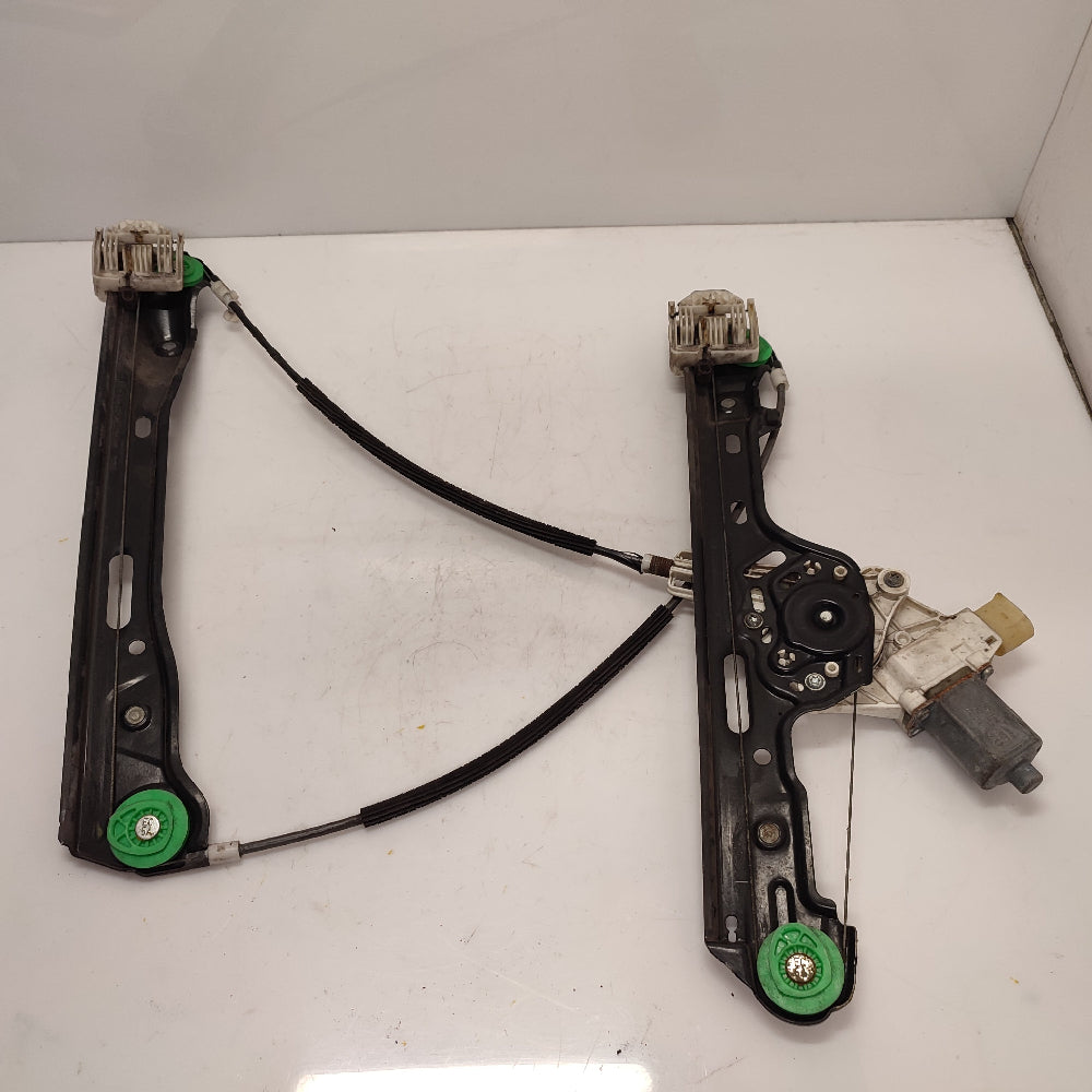 Lève-vitre électrique avant droit BMW E87 | Réf. 7067796 / 7138466 | Occasion garantie 3 mois - BMMOTORSPORT80