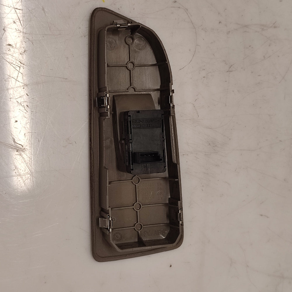 Bouton lève-vitre avant droit beige BMW E87 (Réf. 6970244) – Pièce d’occasion garantie 3 mois - BMMOTORSPORT80