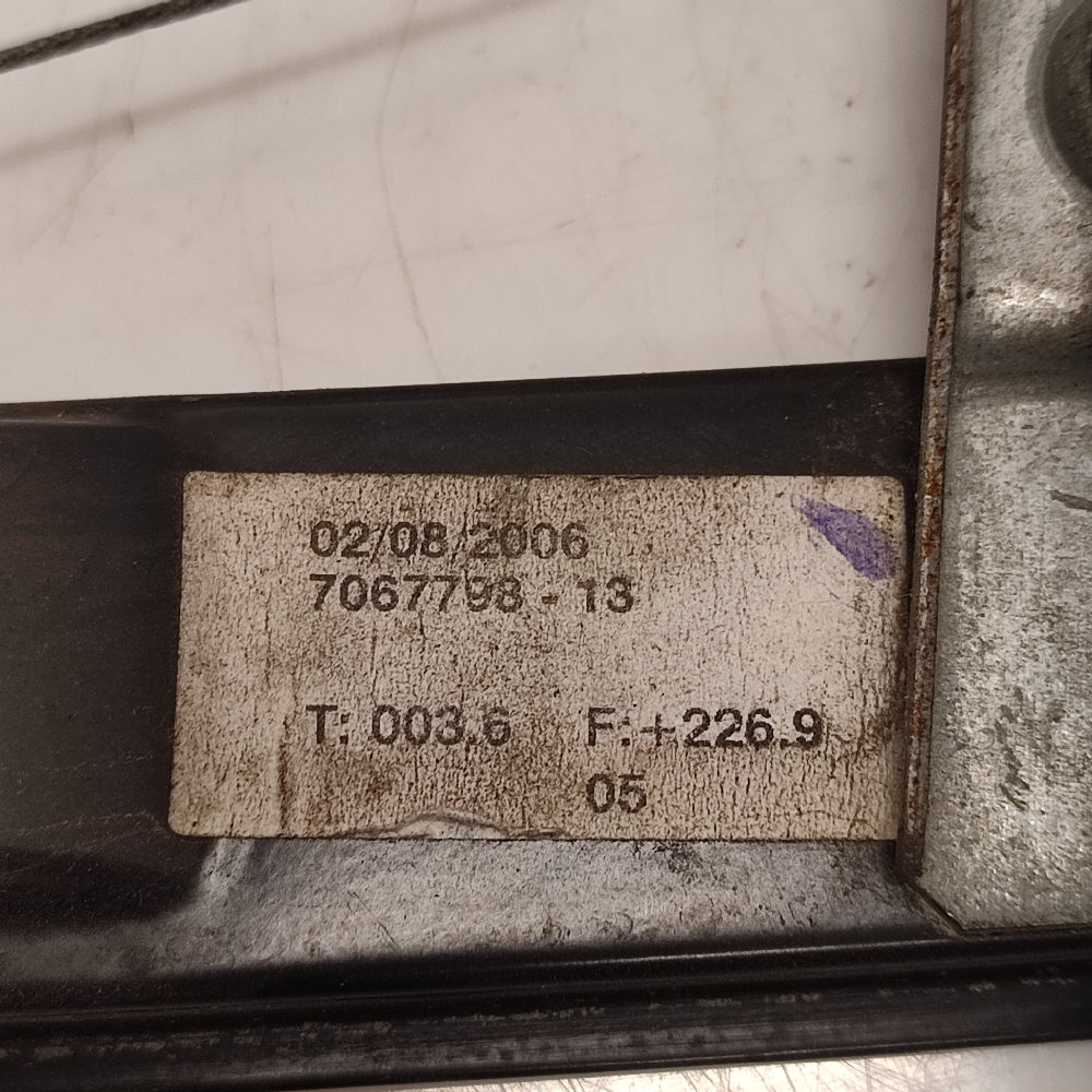 Lève-vitre arrière droit BMW Série 1 E87 – Réf. 7067798 – Pièce d’occasion garantie 3 mois - BMMOTORSPORT80