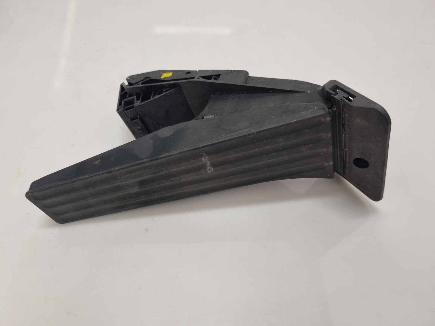 pedale accelerateur 6860784 bmw e90 e91 e60 e61 e65 f10 boite automatique-BMMOTORSPORT80