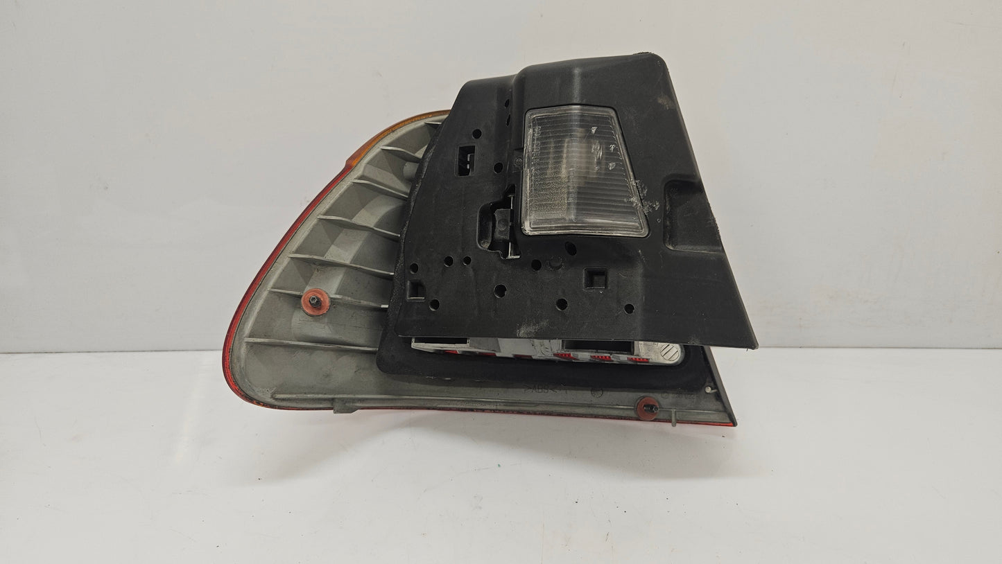 Feu arriere droit 8364922 bmw e46 phase 1 avec platine - BMMOTORSPORT80