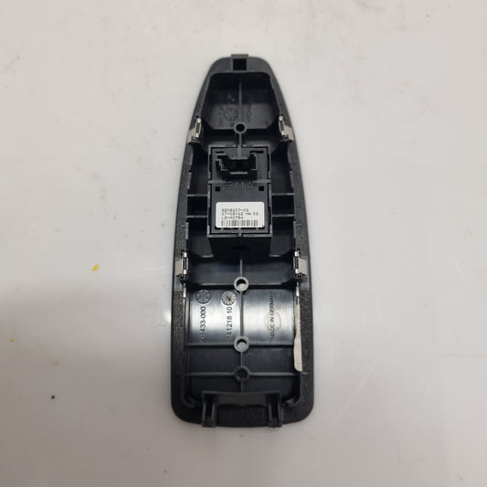 Commande de lève-vitre avant droite 9208107 – BMW F20 | BM Motorsport80