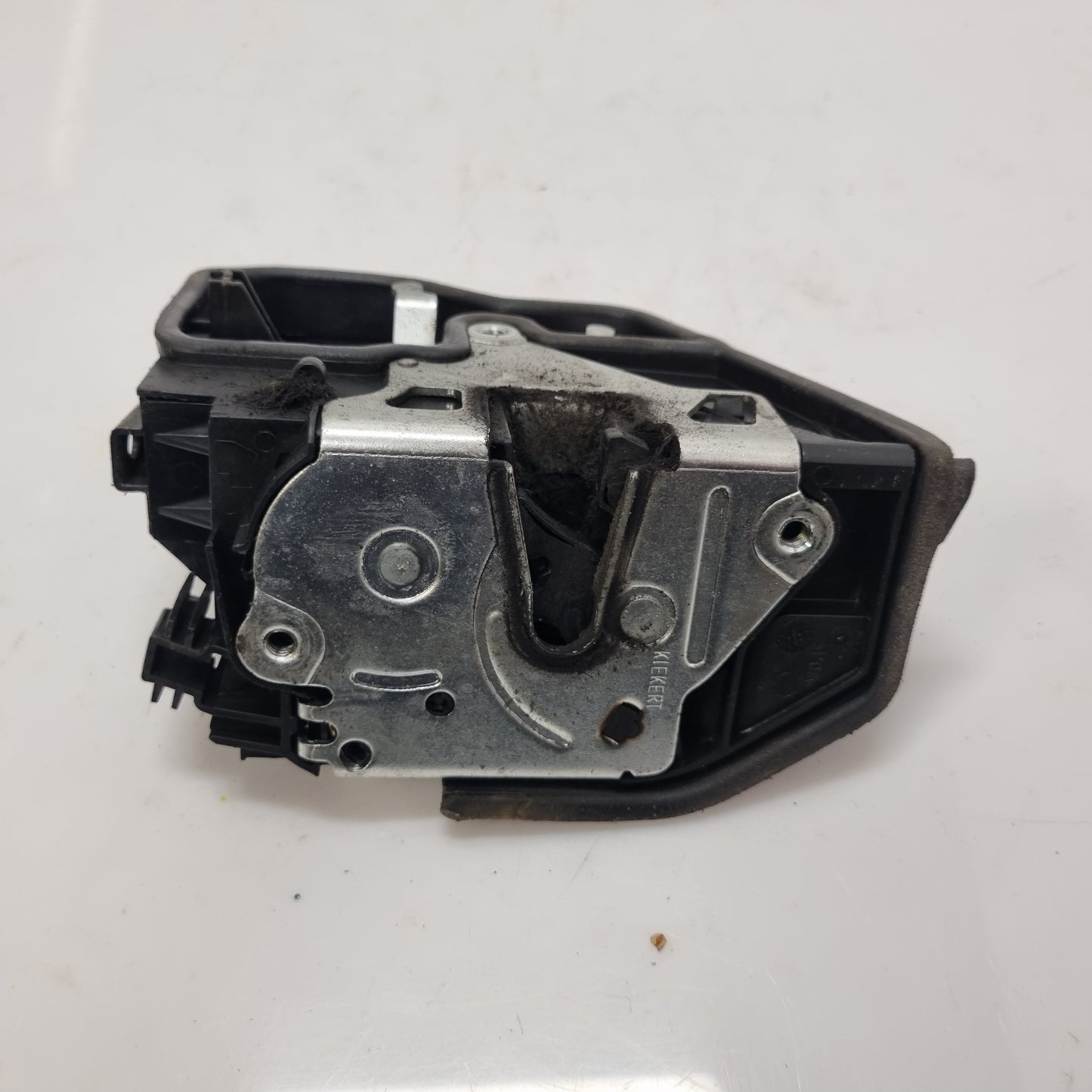 Serrure centralisée arrière droite 7229460 – BMW E60 E87 E90 E91 F10 F20-BM Motorsport80