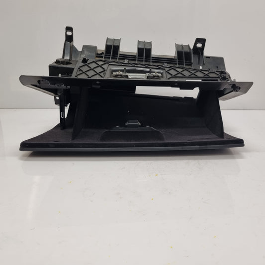 Boîte à gants BMW E90 E91 réf. 7075477 | Occasion garantie 3 mois