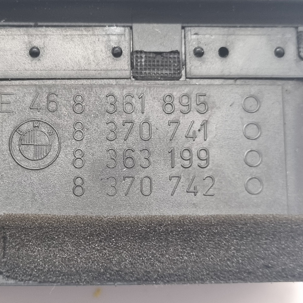Grille d’aération centrale BMW E46 réf. 8361895 – Occasion garantie 3 mois