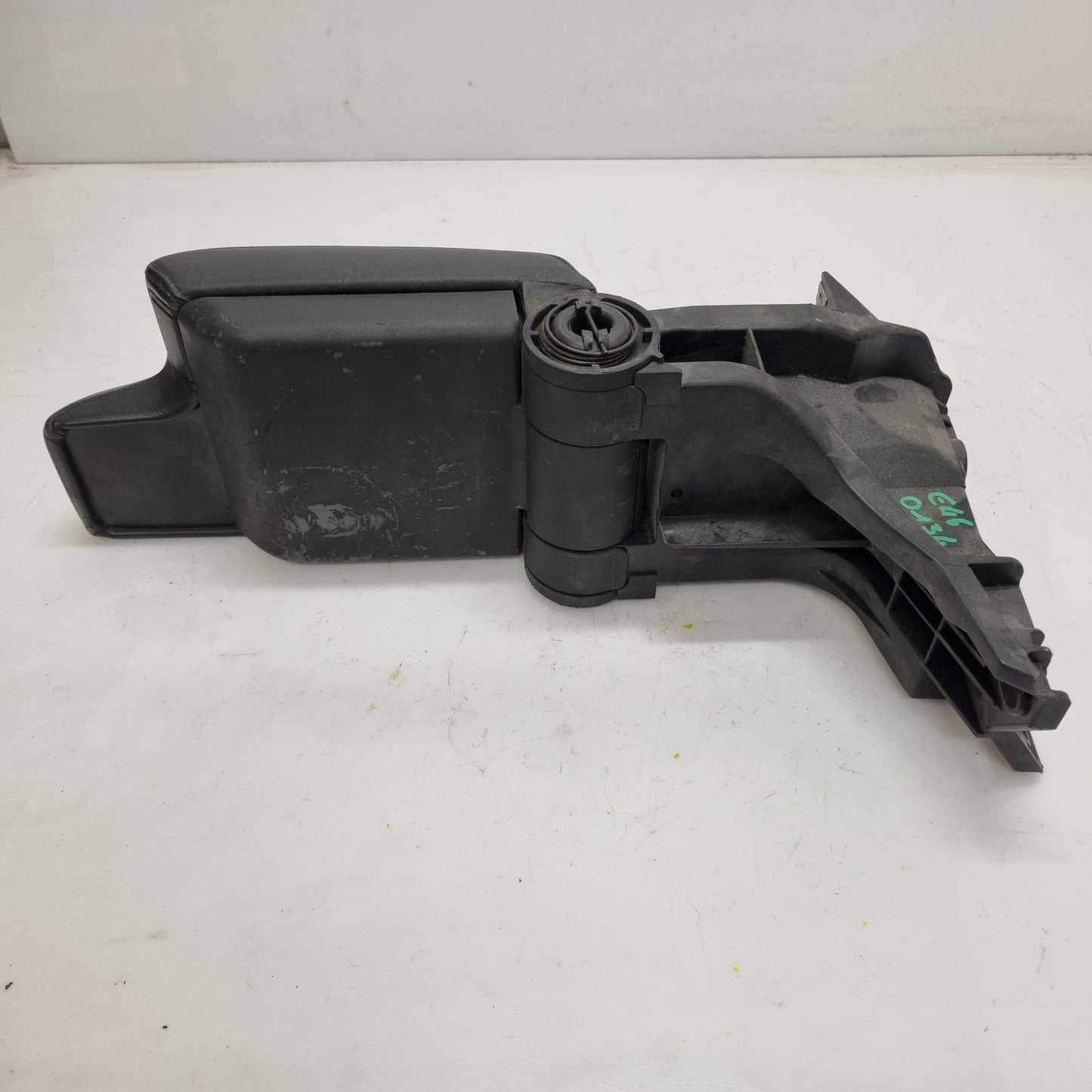 Accoudoir Central Noir BMW E46 – Occasion d’Origine + Garantie 3 Mois