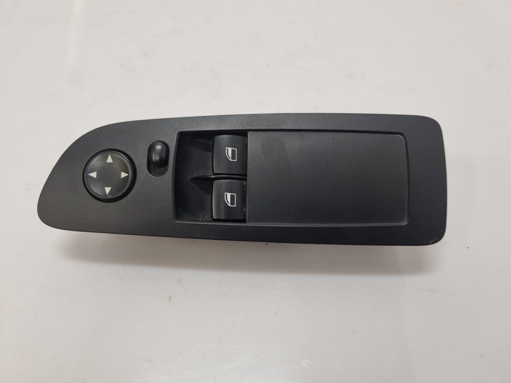 commande-leve-vitre-avant-droite-bmw-e81-bmmotorsport80