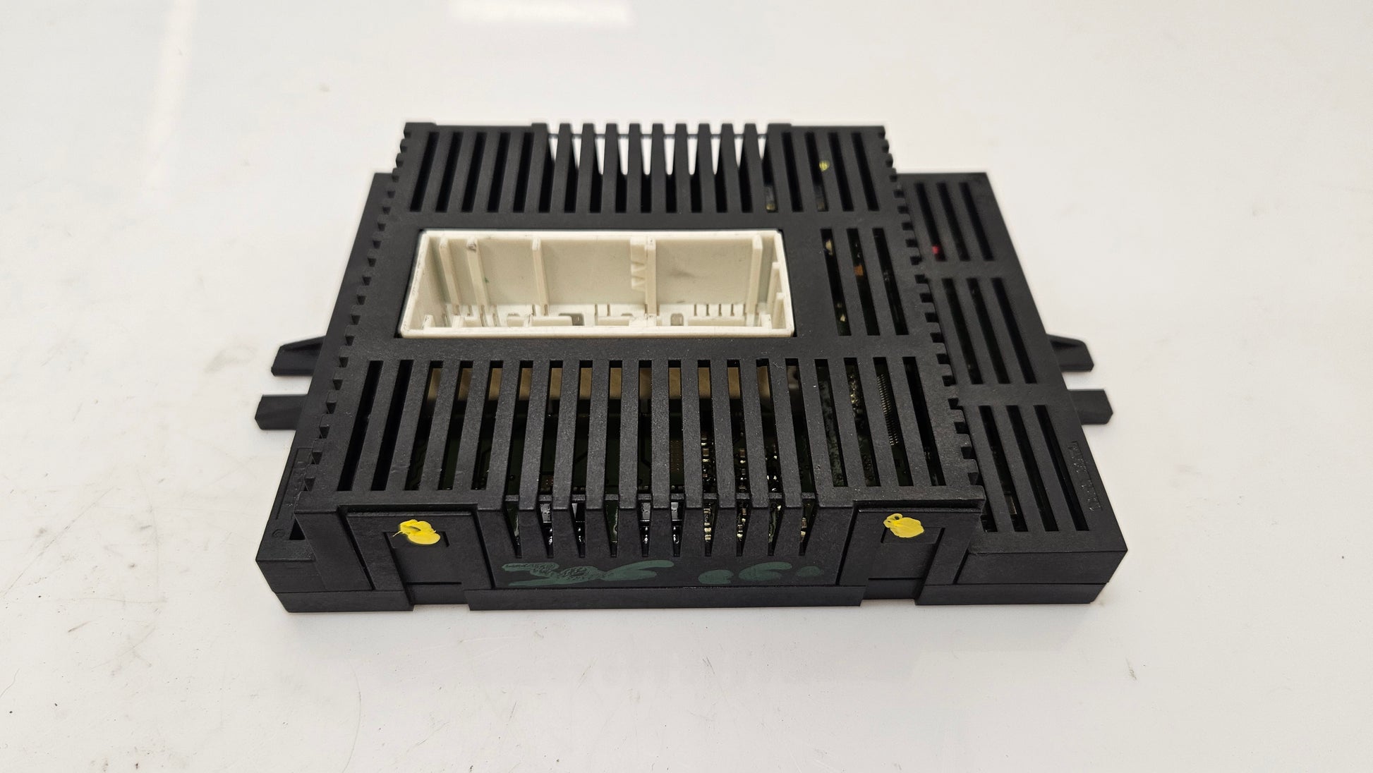 boitier-frm-lear-bmw-serie-5-7-e60-e61-e65-e66