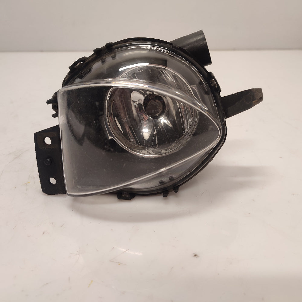 antibrouillard-avant-gauche-bmw-e90-e91-bmmotorsport80