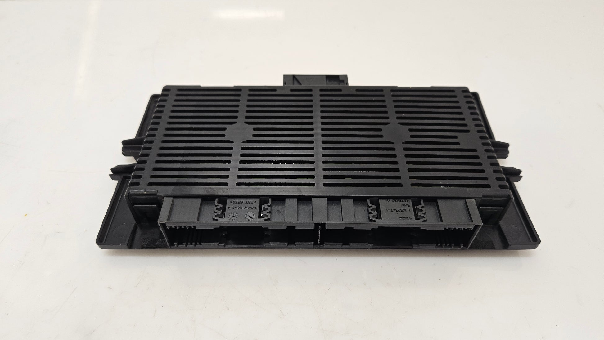 boitier-eclairage-frm-bmw-serie-1-3-e81-e82-e87-e88-e90-e91-bmmotorsport80