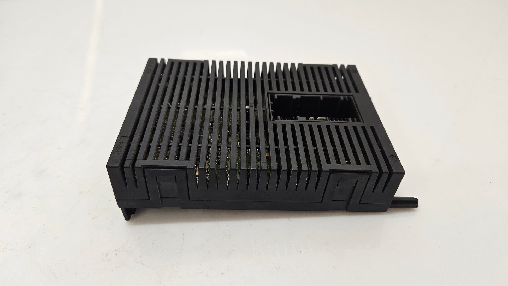 boitier-frm-eclairage-bmw-serie-1-3-e81-e82-e87-e88-e90-e91-bmmotorsport80