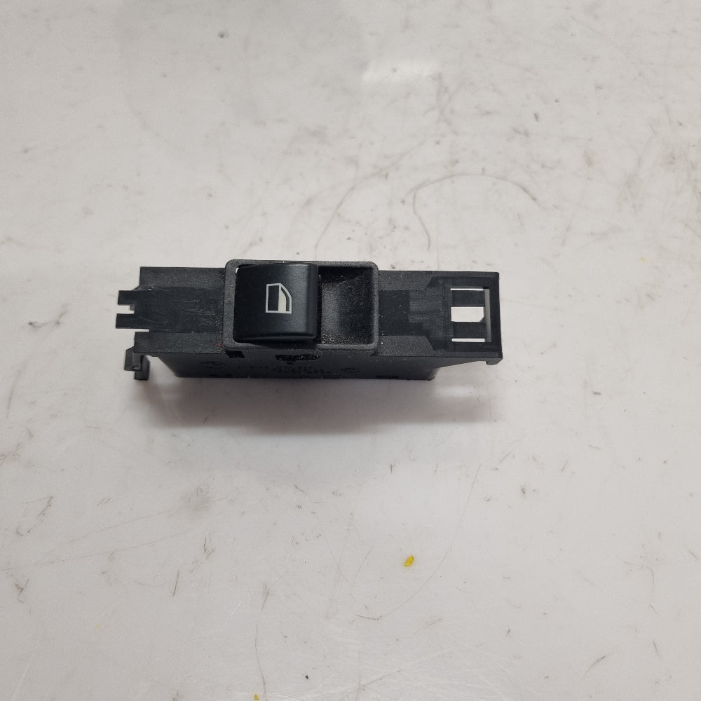 bouton-leve-vitre-droit-8381510-bmw-e46-bmmotorsport80