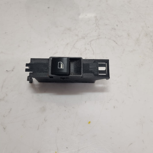 bouton-leve-vitre-droit-8381510-bmw-e46-bmmotorsport80