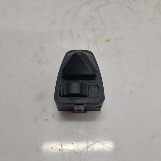 bouton-reglage-retroviseur-8373691-bmw-e46-bmmotorsport80