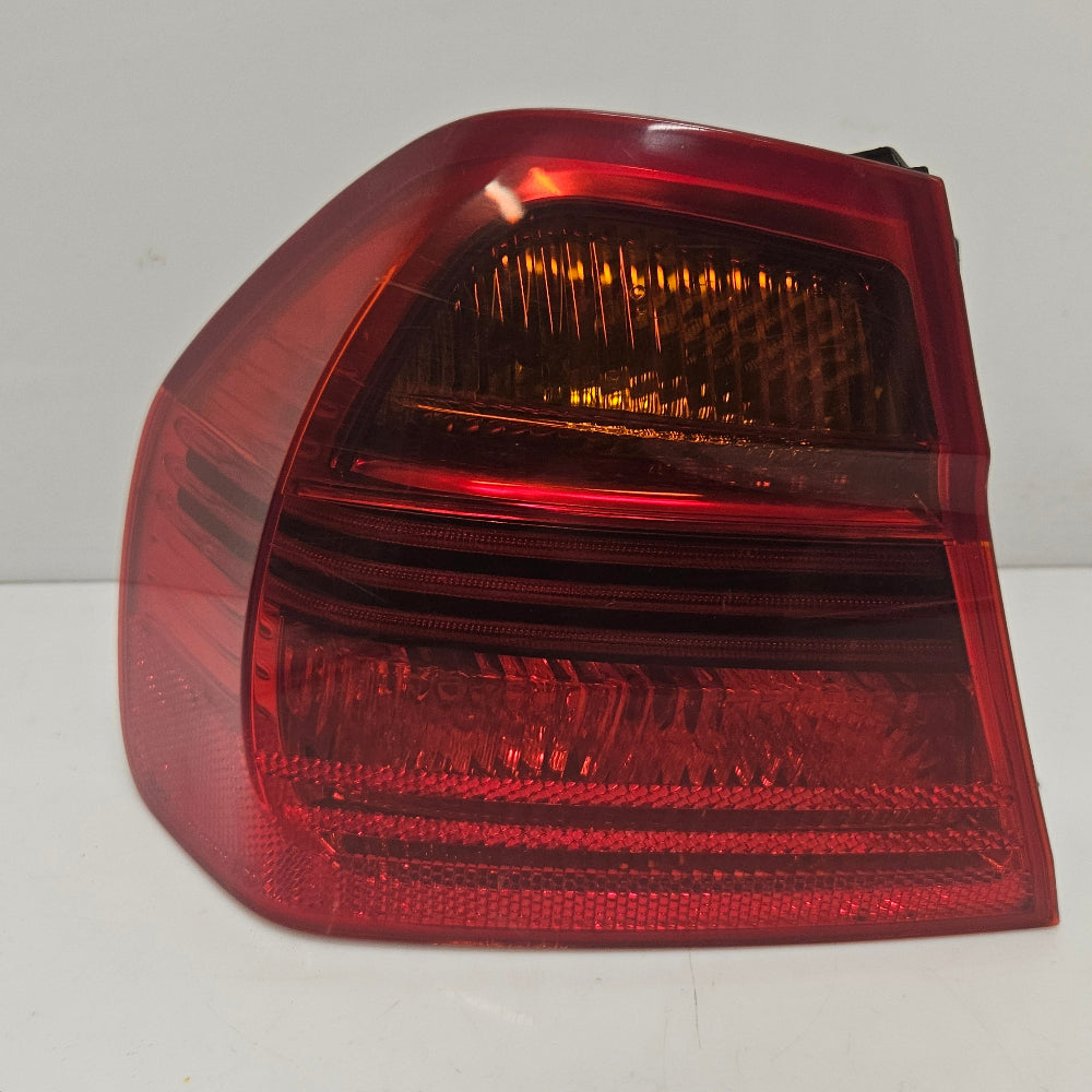 feu-rriere-gauche-bmw -e90-phase1-bmotorsport80