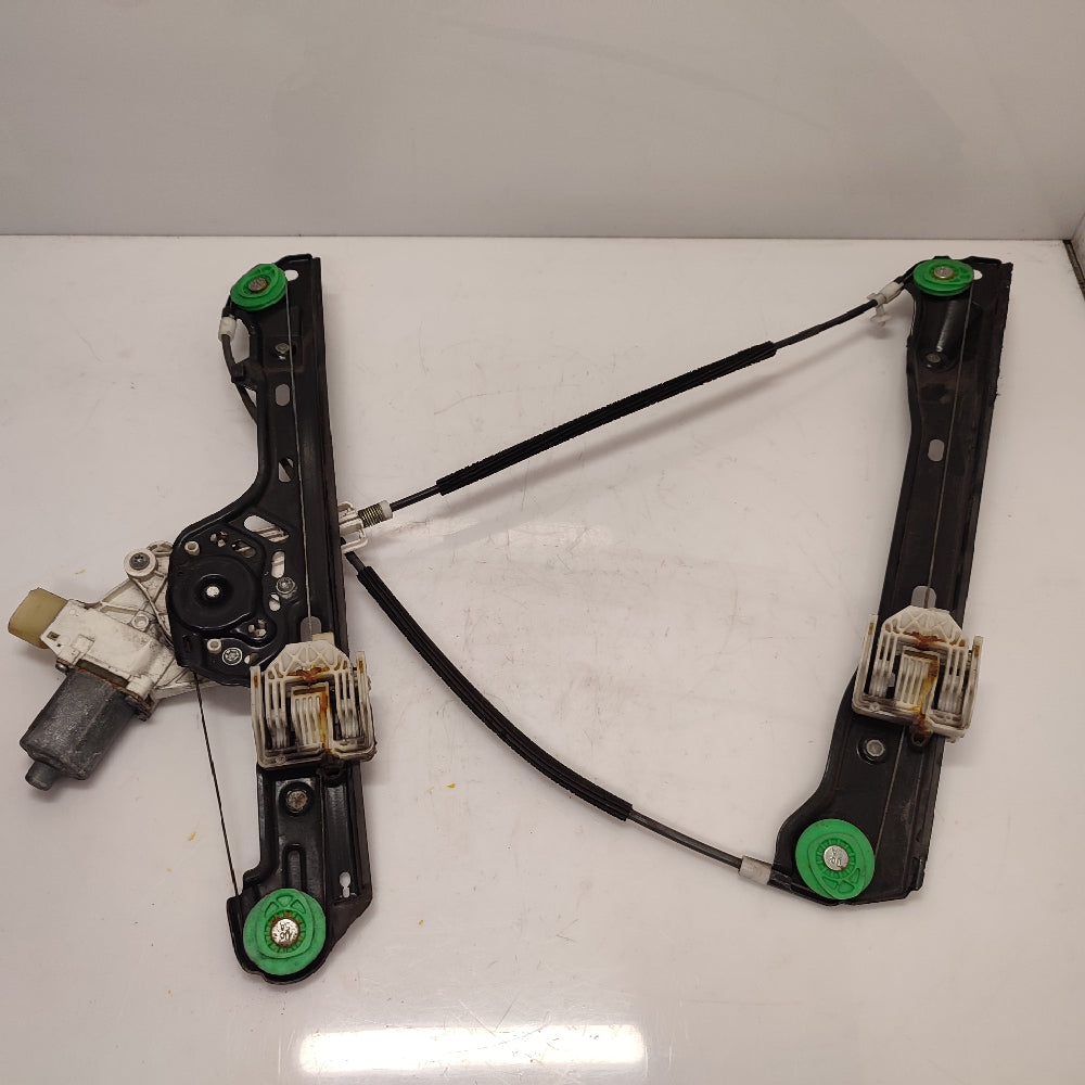 Lève-vitre électrique avant gauche BMW E87 | Réf. 7067795 / 7138465 | Occasion garantie 3 mois - BMMOTORSPORT80