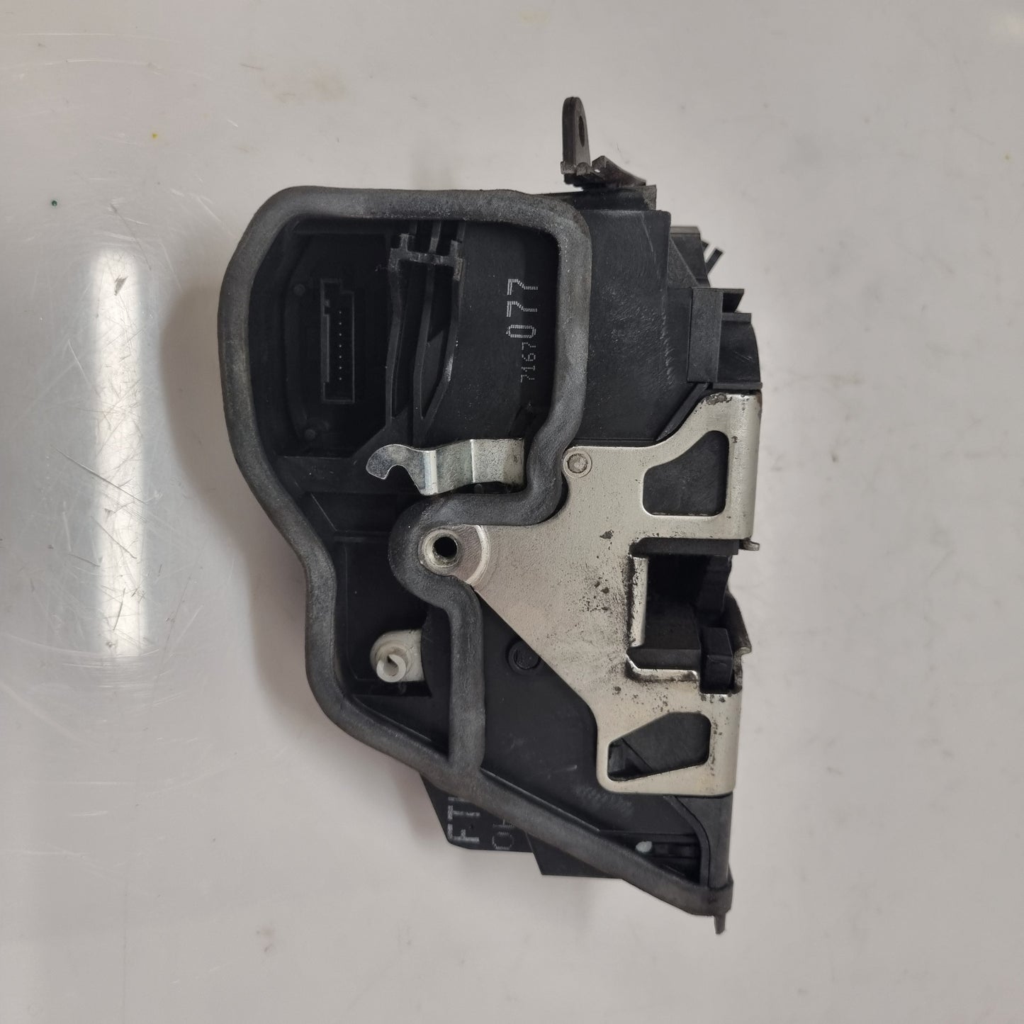 Serrure Centralisée Avant Gauche BMW 7167077 – E81, E87, E90, E91 – Mécanisme de Porte Conducteur – Garantie 3 Mois-BMMOTORSPORT80