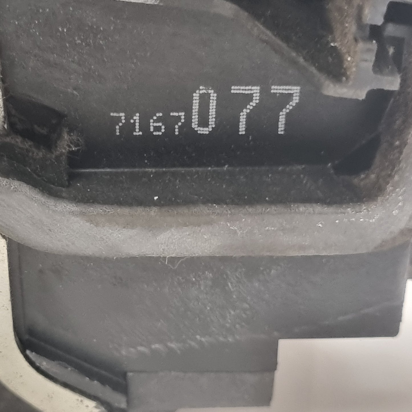 Serrure Centralisée Avant Gauche BMW 7167077 – E81, E87, E90, E91 – Mécanisme de Porte Conducteur – Garantie 3 Mois-BMMOTORSPORT80
