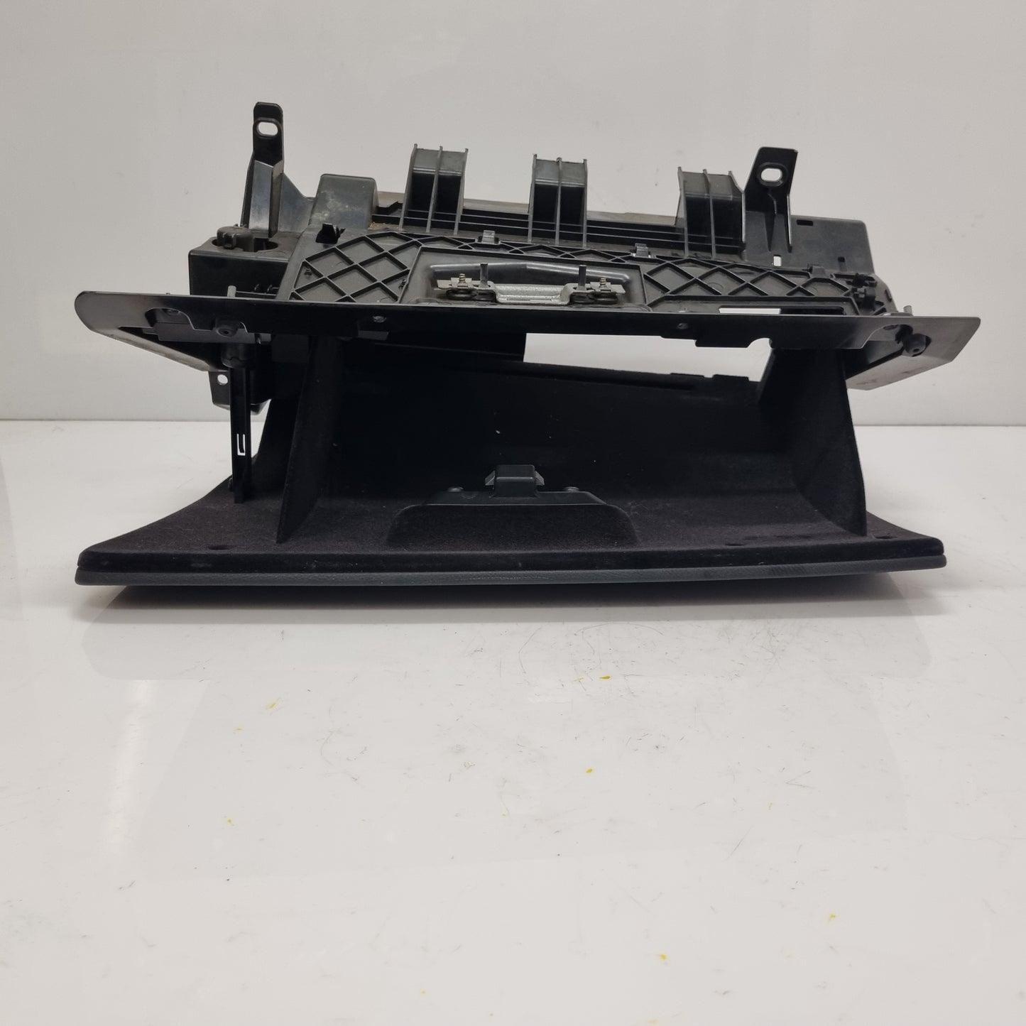 Boîte à gants BMW E90 E91 réf. 7075477 | Occasion garantie 3 mois
