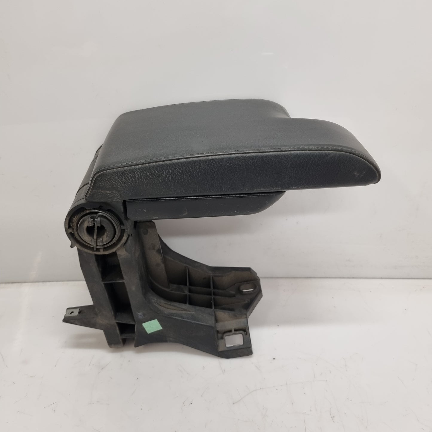 Accoudoir Central Noir BMW E46 – Occasion d’Origine + Garantie 3 Mois