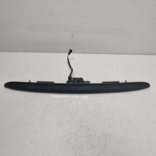 Baguette d’éclairage BMW E46 Berline Phase 1 – Réf. 8208504 – Occasion – Garantie 3 mois