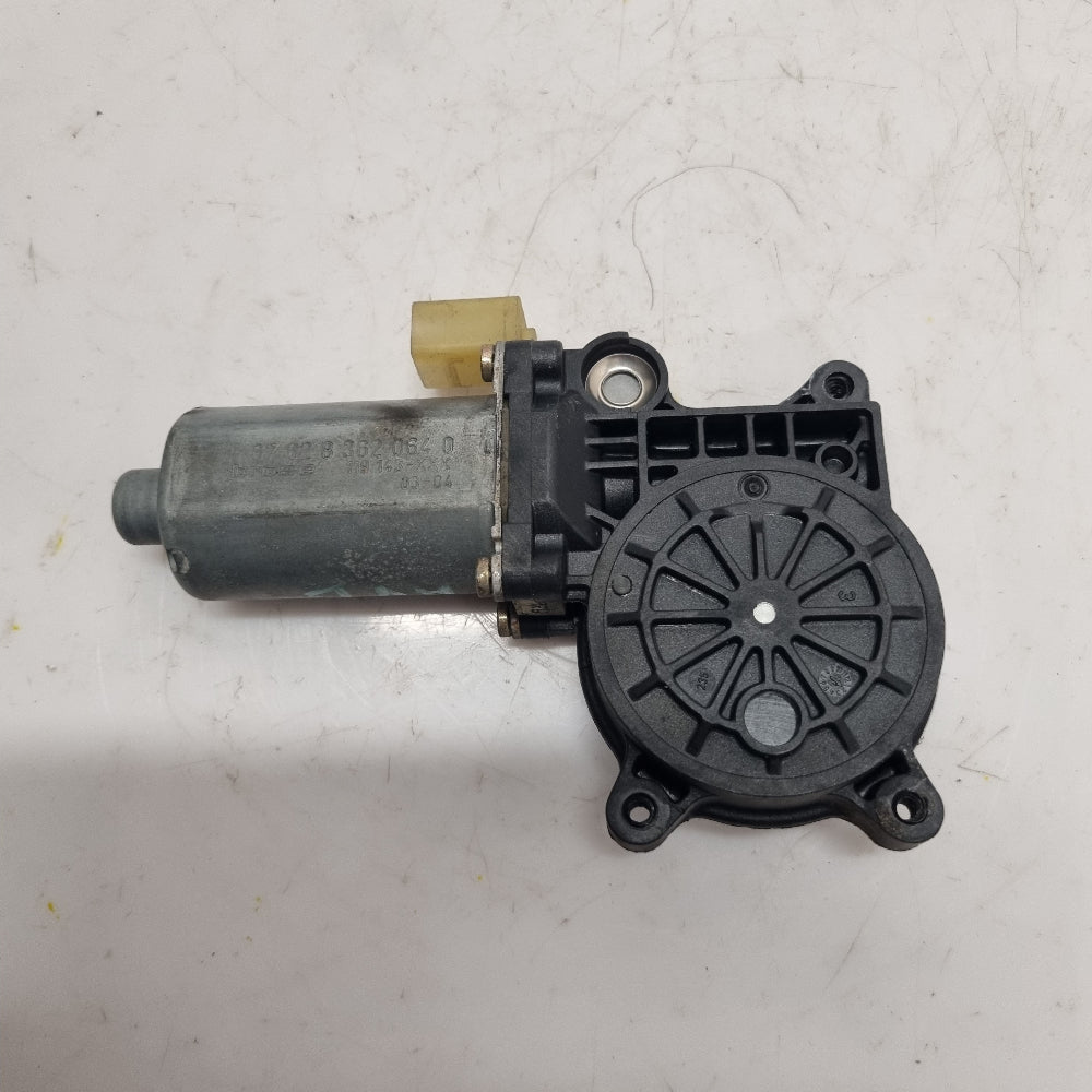 Moteur de Lève-Vitre Électrique Avant Droit BMW E46 Berline / Touring – Réf. 8362064 – Occasion Garantie