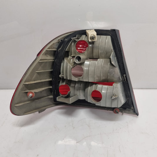 Feu Arrière Droit BMW E46 Berline Phase 2 – Sans Platine – Réf. 6910532 – Occasion Garantie 3 Mois