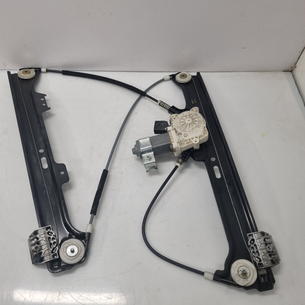 Lève-vitre Électrique Avant Droit BMW E60 / E61 – Réf. 7075668 – Occasion Garantie 3 Mois