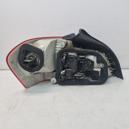 Feu Arriere Droit BMW E82 E88 – Ref. 4869810 – Origine BMW – Occasion Garantie 3 Mois