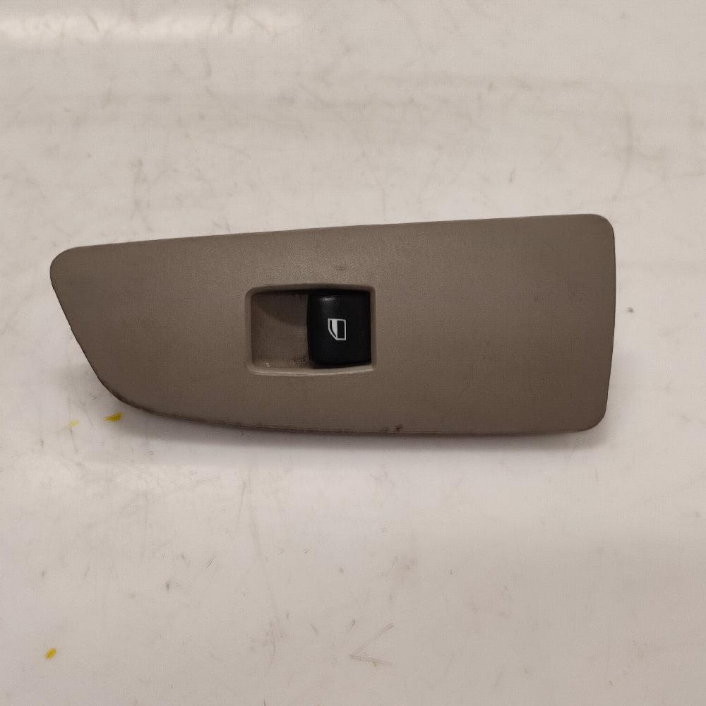 bouton-leve-vitre-avant-droit-6970244-bmw-e87-bmmotorsport80
