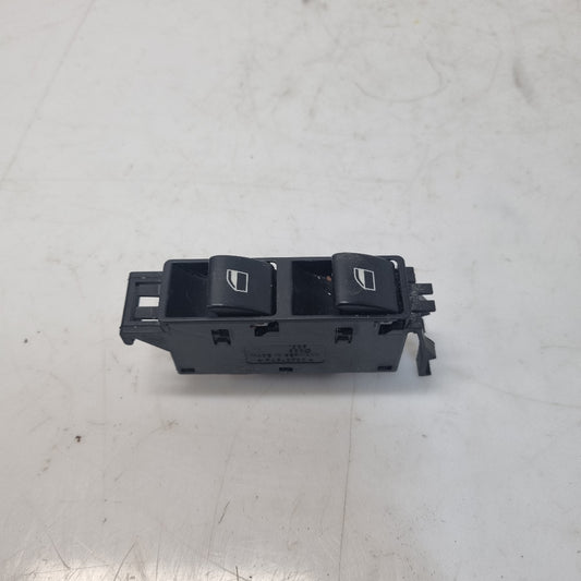 bouton-leve-vitre-avant-droit-6902179-bmwe46-berline-touring-bmmotorsport80
