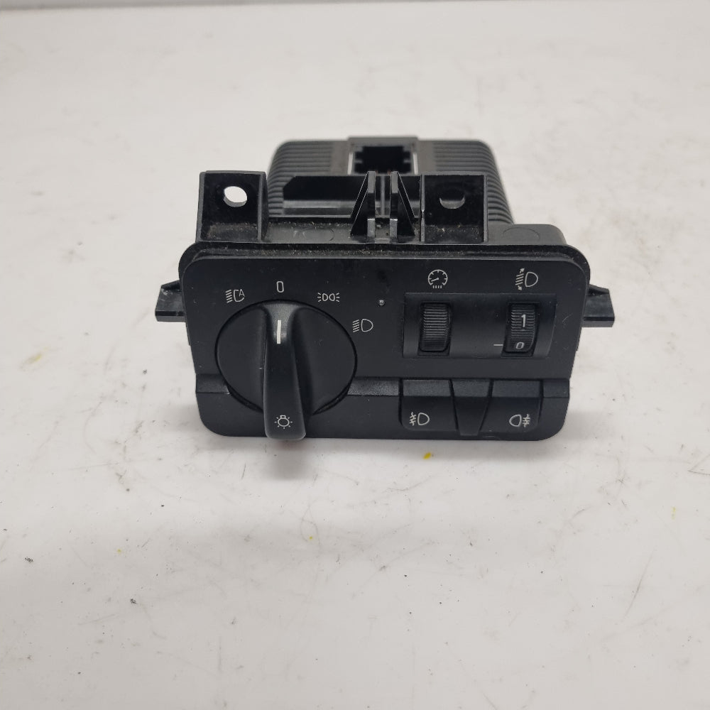 commande-phare-automatique-6919831-bmw-e46-bmmotorsport80