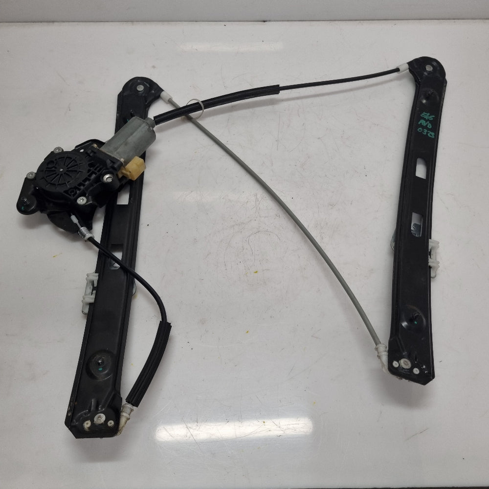 leve-vitre-avant-droit-8362064-bmw-serie-3-e46-berline-touring-phase-2-bmmotorsport80